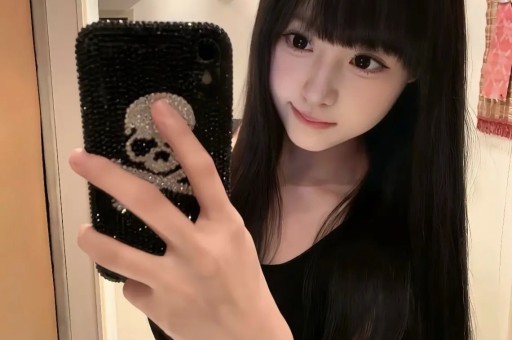 悉尼·斯威尼晒出《克里斯蒂》幕后照感人致谢引发关注
